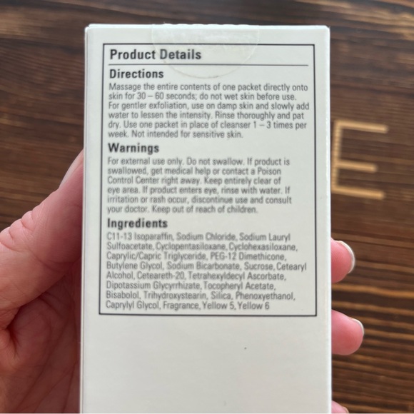 Rodan & Fields Microdermabrasion Paste Ten 5ml packets - Picture 3 of 4